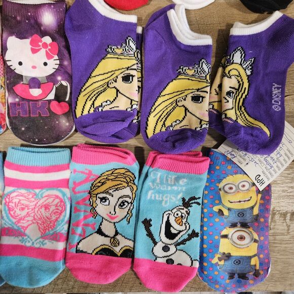 Girl Socks *SAMPLES* 21 Pairs Size 6-8 years Disney Frozen Monster High Minnie - Picture 4 of 6
